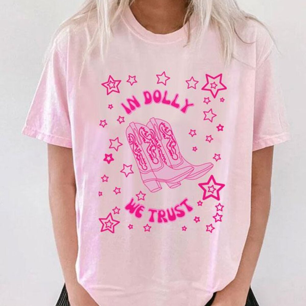 IN Dolly Parton We Trust Western Cowgirl Pink T-Shirt NEW